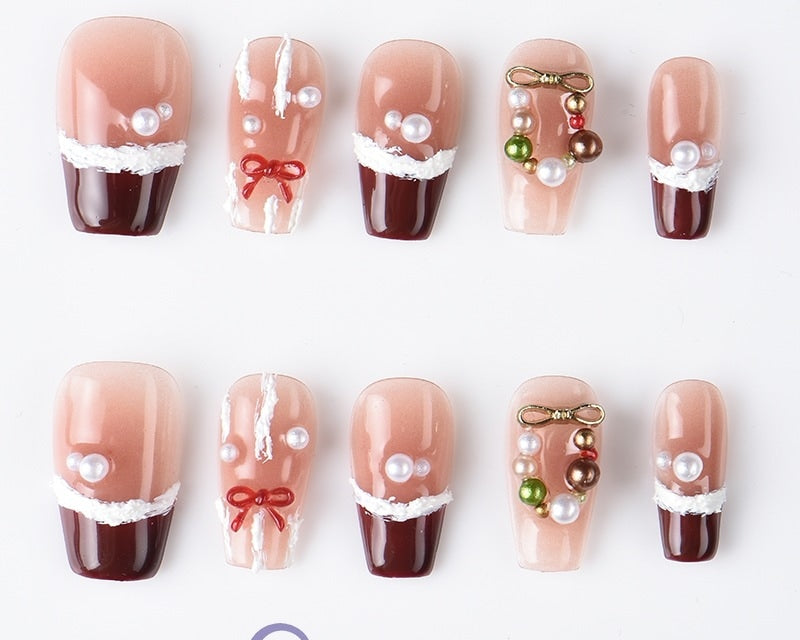 ネイルチップ クリスマス 冬ネイル 雪の結晶 リボン リース 3Dネイル スクエア型 10枚セット 工具付き 貼るだけ リユース可能